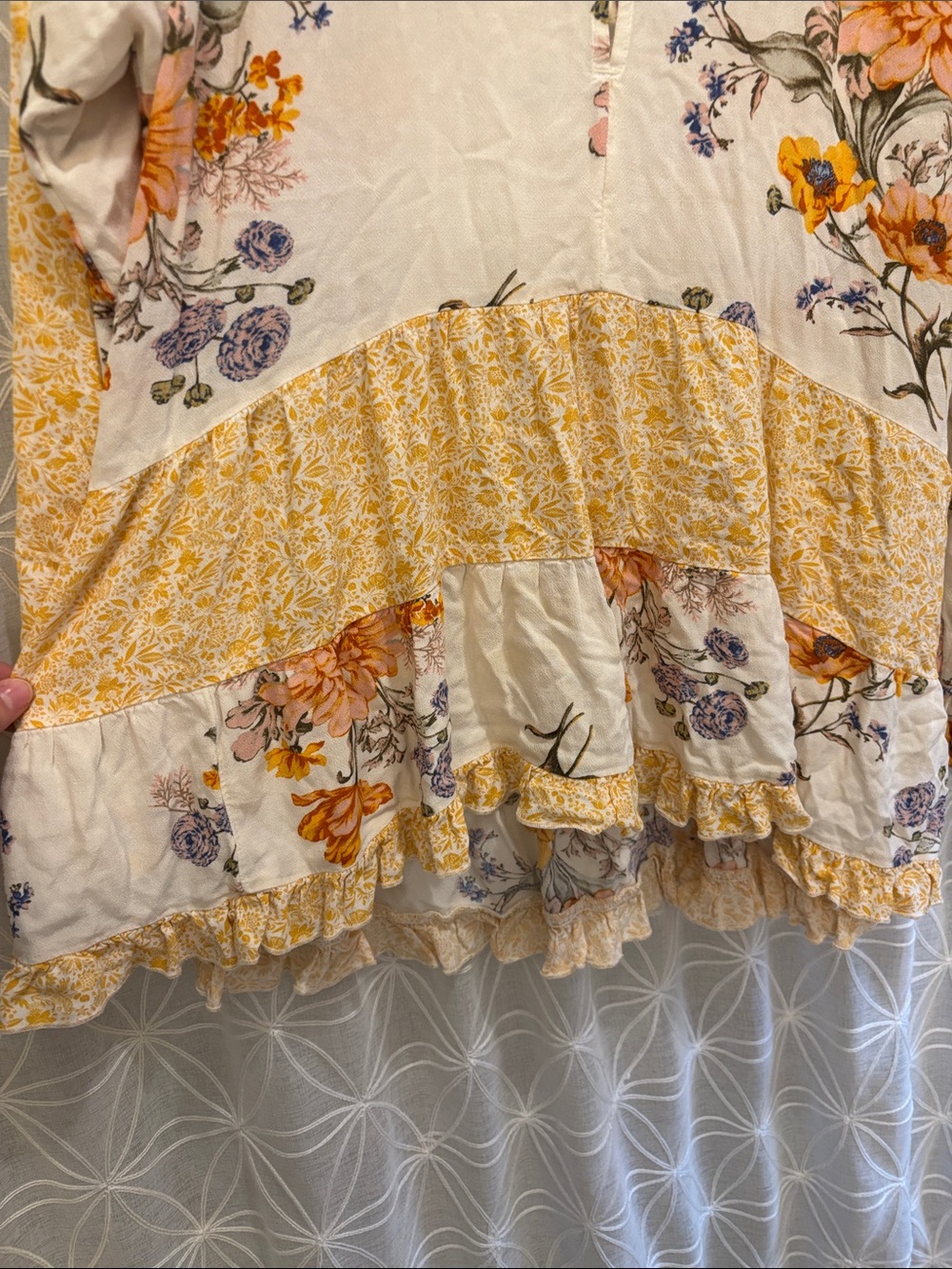Boho Floral Tie-Neck Tunic in Yellow - American Eagle - Picture 4 of 8